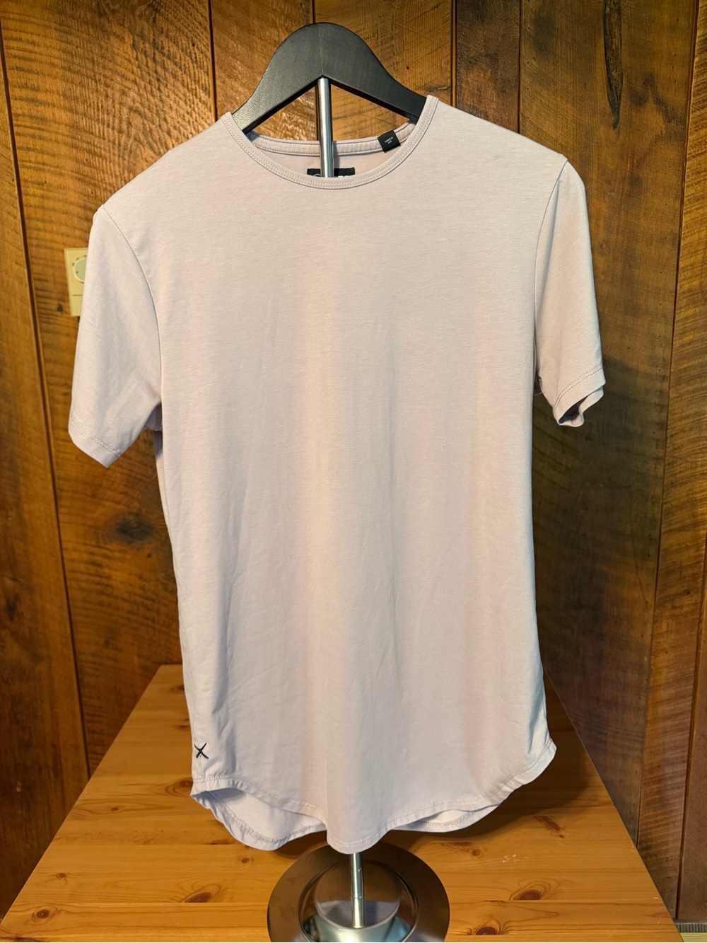 CUTS Clothing Men’s PYCA Pro Scallop Hem Crewneck T-Shirt Pink Lavender Small S